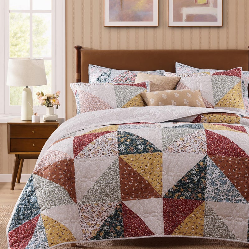 BLOOMHAVEN Quilt Set Queen Size, Patchwork Burnt Orange Floral Quilt Sets, Reversible Bedspread Lightweight and Breathable for All Seasons, Soft Quilted Bedspread with 2 Pillow Shams - Image 1