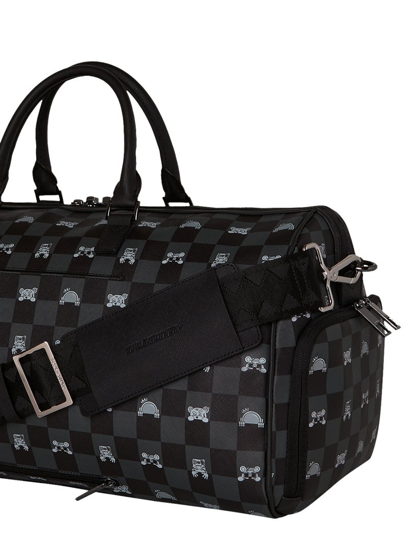 SPRAYGROUND حقيبة دفل من سبراي غراوند بلون رمادي مع شخصية تراقب من خلال الفتحات - Image 5