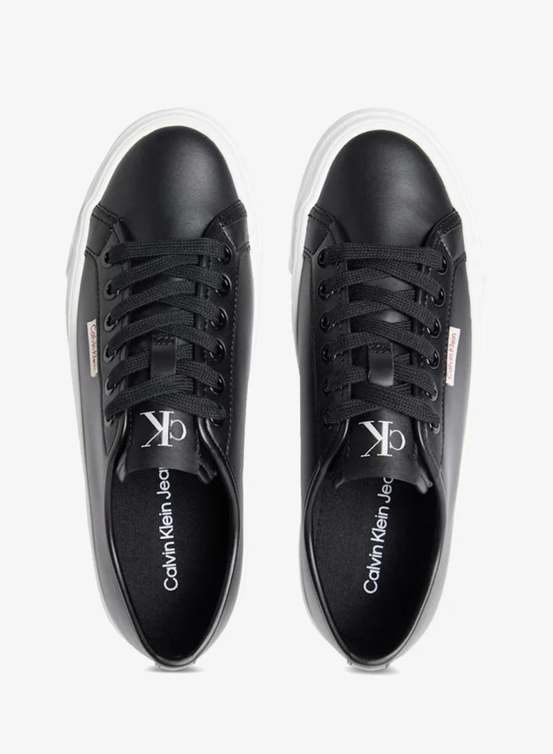 كالفن كلاين جينز سنيكرز كاجوال منخفض