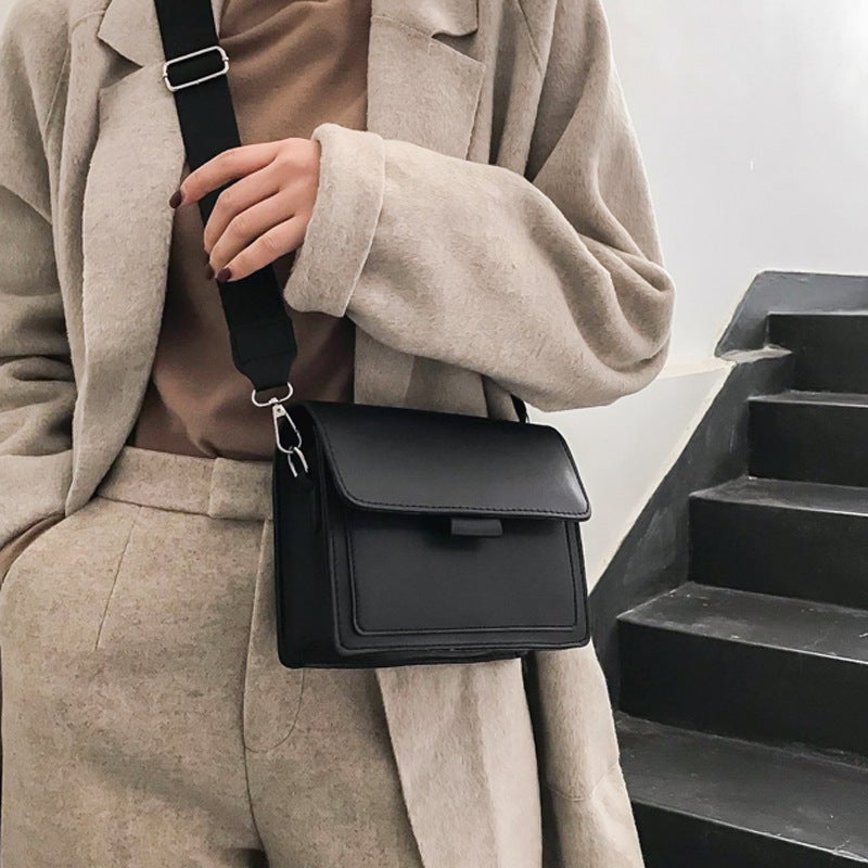 New Small Bag Women'S 2023 Spring New Trendy Ins All-Match Wide Shoulder Strap Small Square Bag Retro Shoulder Crossbody Bag - Image 5