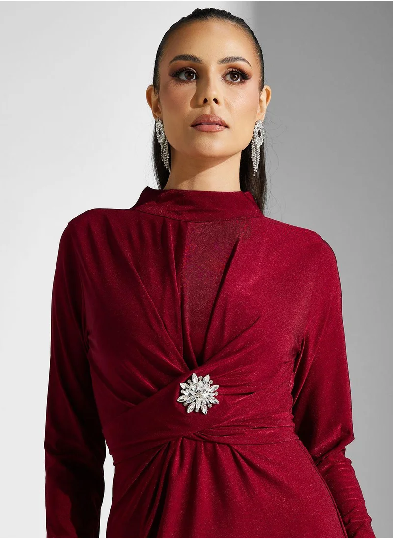 جولدن ابل Mock Neck Buckle Belted Dress