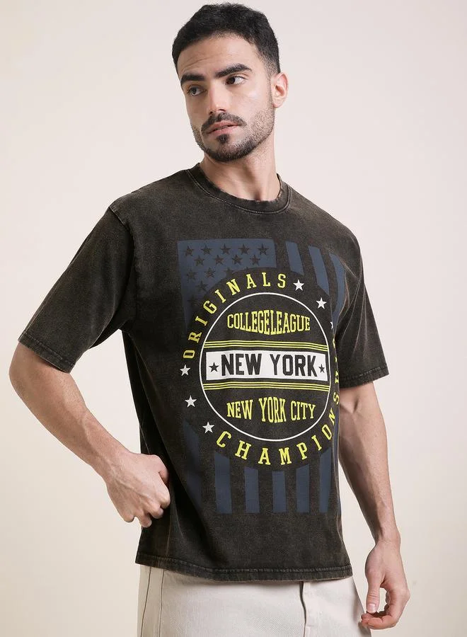 ديلينجر تيشيرت مطبع بقصة واسعة وغسيل حمضي للرجال