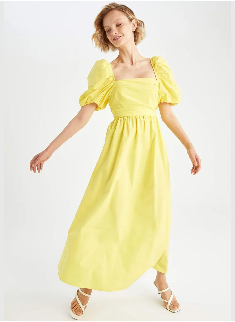 ديفاكتو A Cut Shoprt Balloon Sleeves Maxi Dress