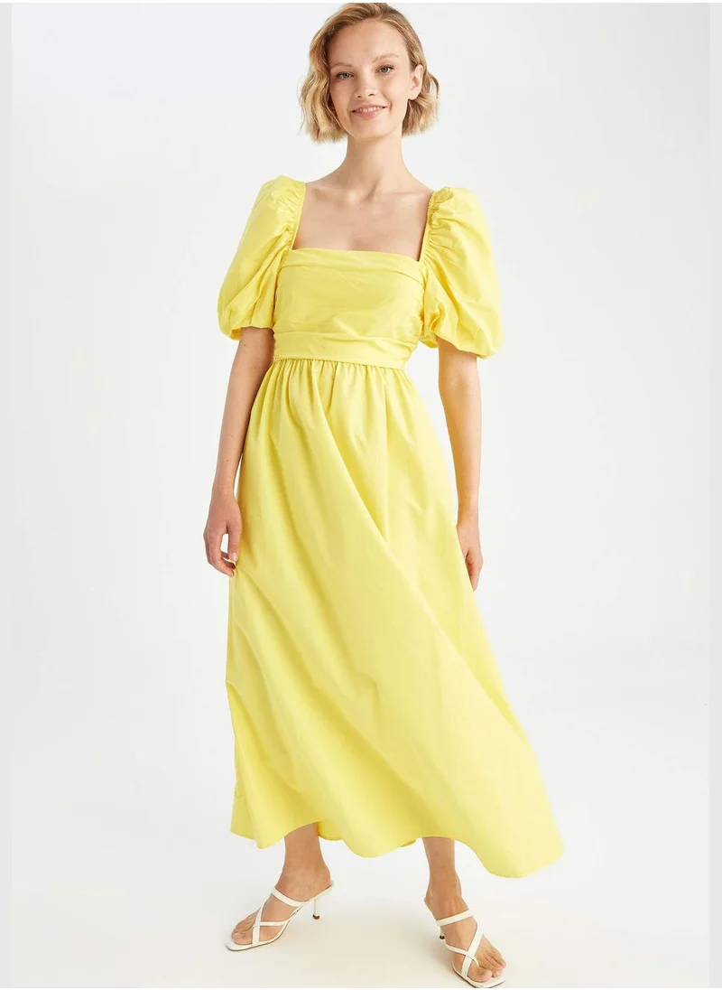 ديفاكتو A Cut Shoprt Balloon Sleeves Maxi Dress