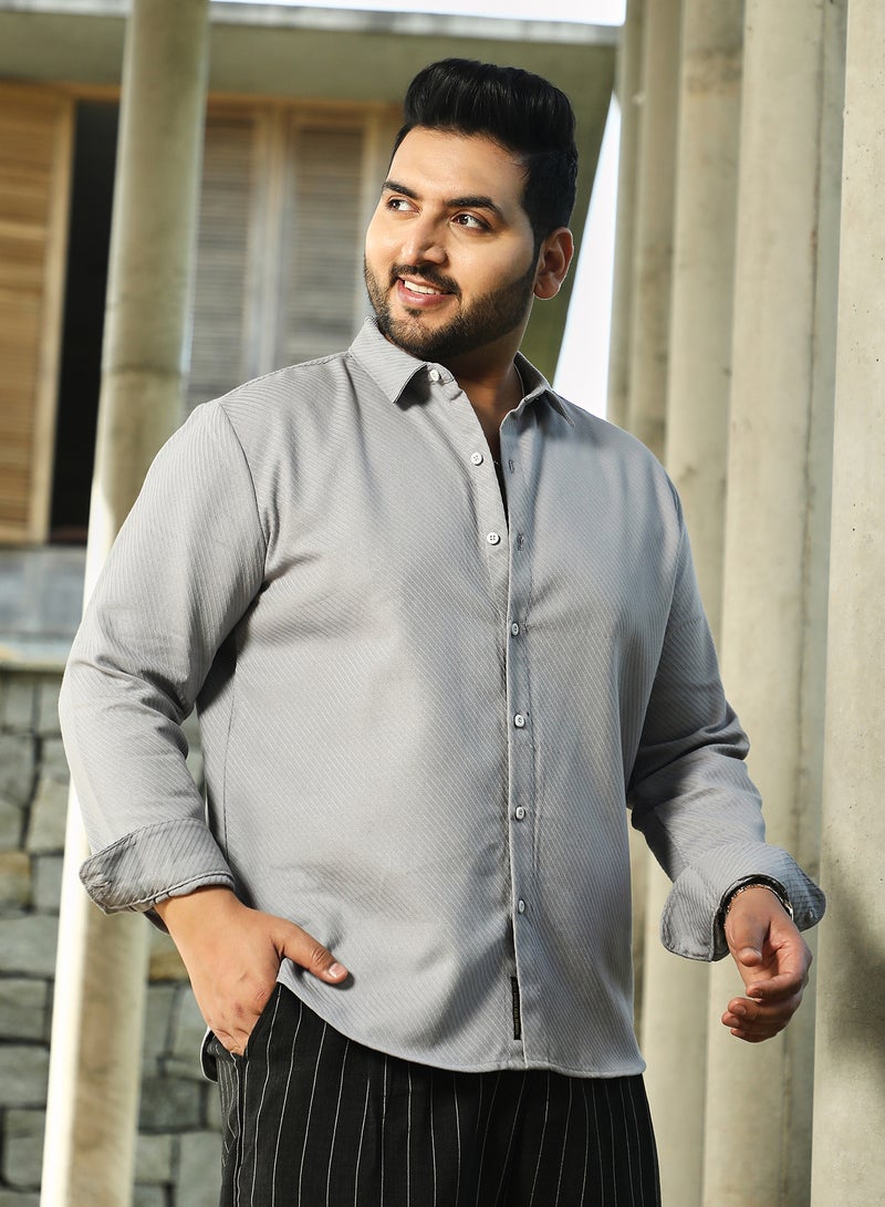 انستافاب بلس قميص رجالي مقاس كبير رمادي فضي بتصميم مريح للارتداء اليومي - Image 3