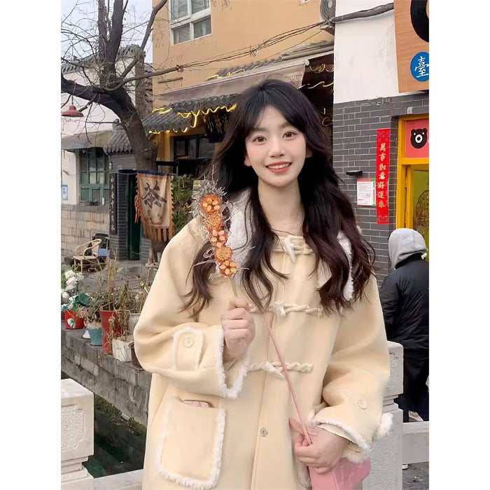 Autumn and winter horn buckle royal sister wind long woolen coat women 2024 new design sense pocket solid color coat Apricot 