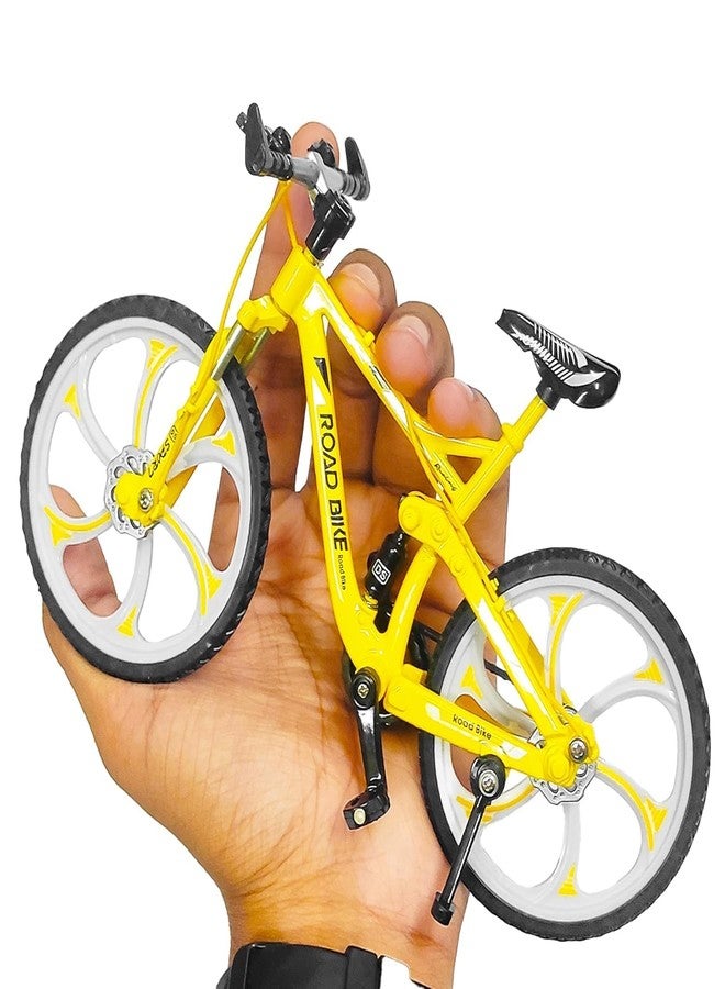 Cojuz 1:8 Scale Die Cast Street Bicycle Toy for Kids - The Alloy Metal Decorative Showpiece Realistic Design Bike Features Moveable and Rotating Handle, Suspension, Wheels, Pedals (Multicolor) - Image 4
