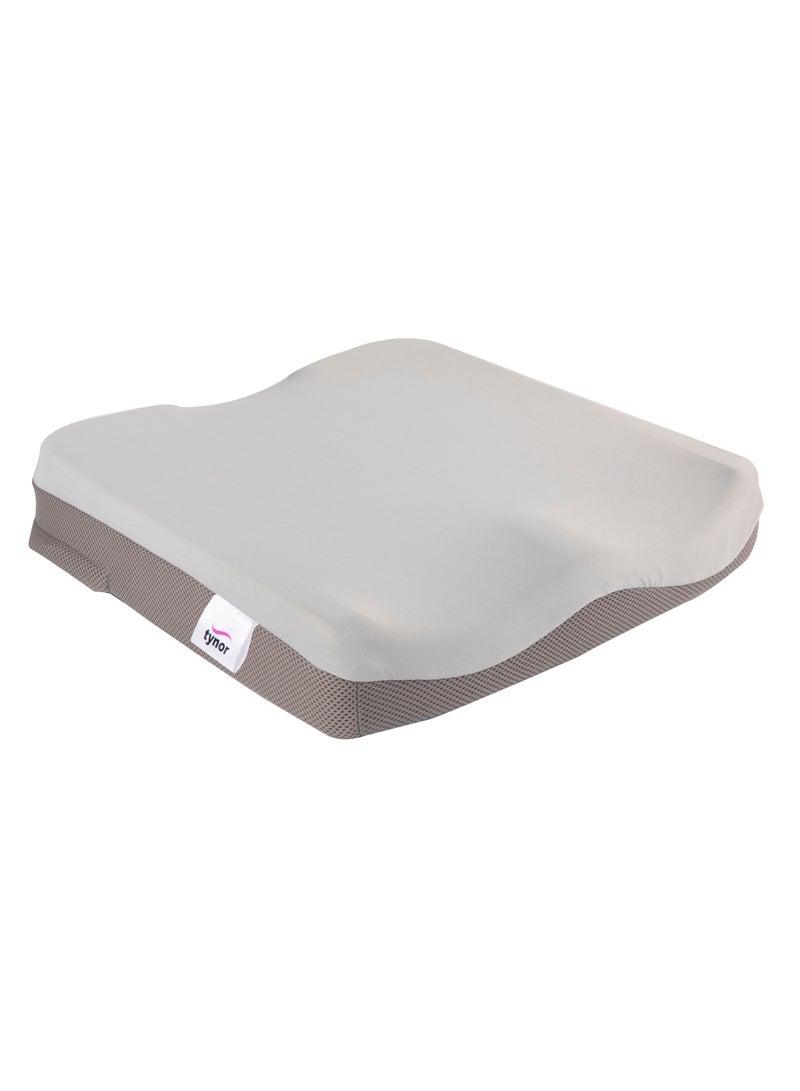 تاينور مقعد وسادة العصعص تم تصميمه تشريحيًا مع مساحة مريحة للعصعص. يقوم السطح ذو التصميم التشريحي بتوزيع وزن الجسم عبر المقعد. بالإضافة إلى ذلك، فهو يزيل الألم عن طريق السماح لعظم الذنب "بالطفو" في المساحة ا - Image 1