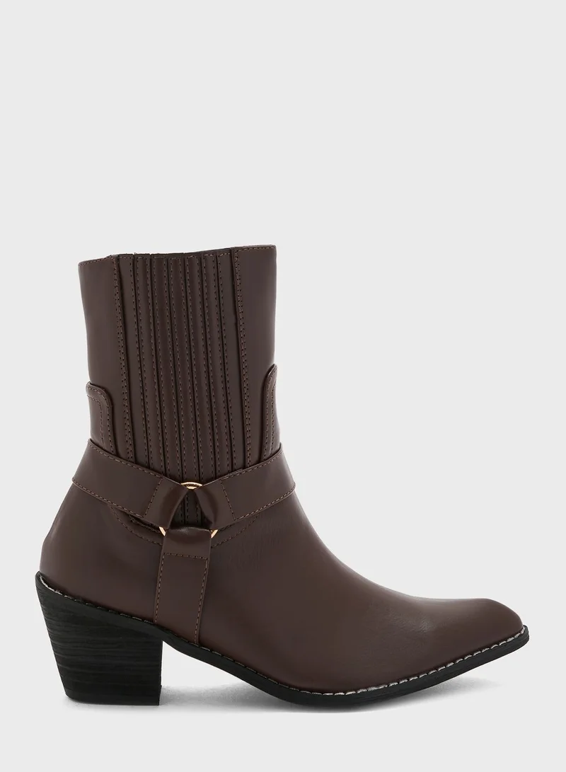 جينجر Cowboy Heel Ankle Boots