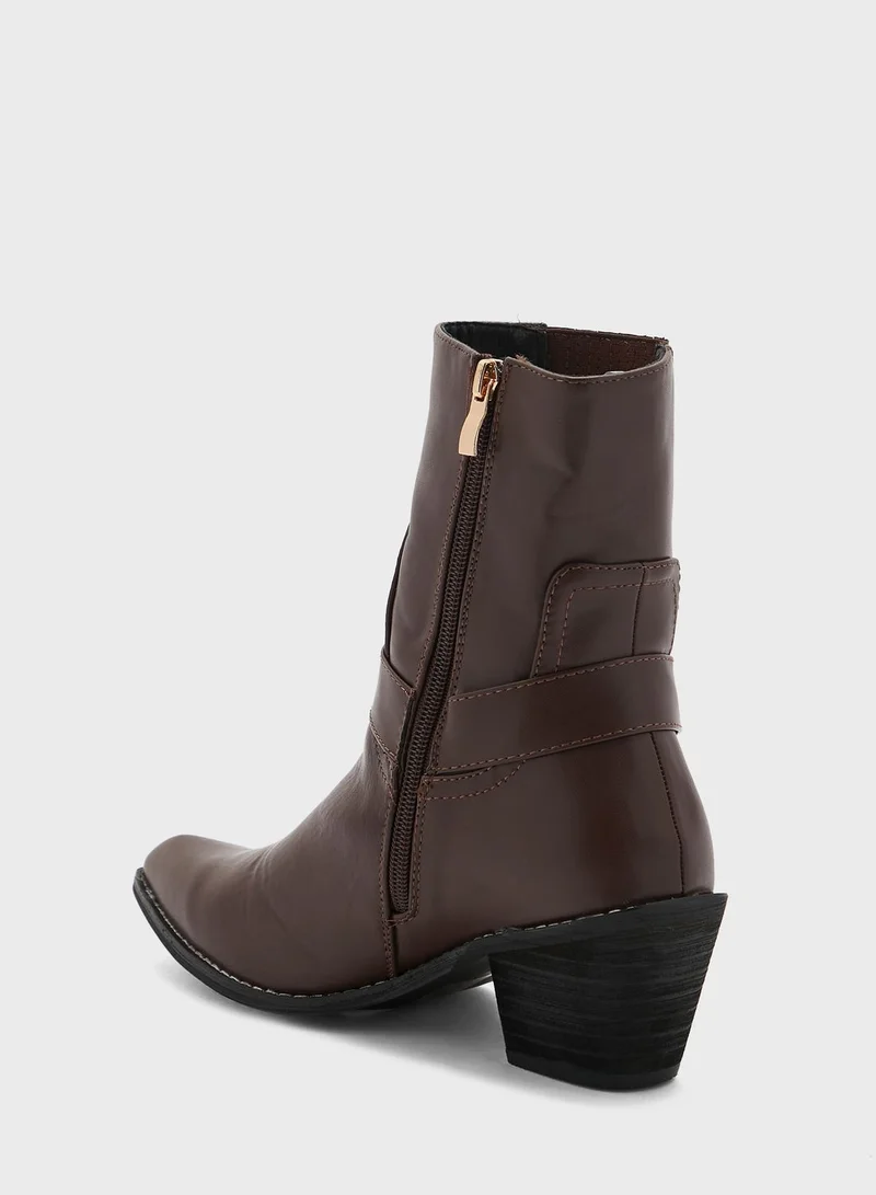 جينجر Cowboy Heel Ankle Boots