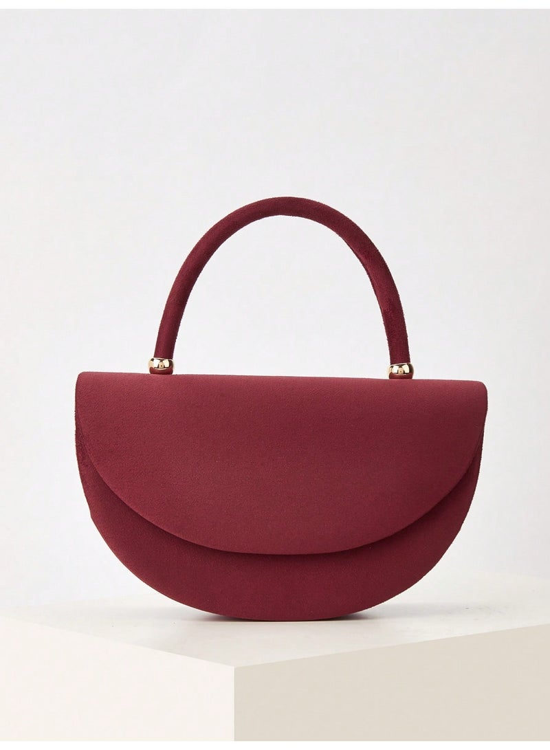 حقيبة سهرة نسائية أنيقة باللون العنابي بتصميم عصري - Image 2