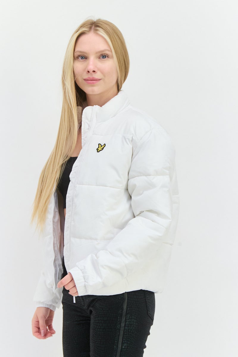 Lyle & Scott جاكيت مبطن بشعار مطرز للنساء، أبيض - Image 3