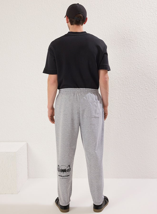 trendyol Gray Melange Oversize/Wide Cut Elastic Leg Butterfly Printed Sweatpants - Image 5