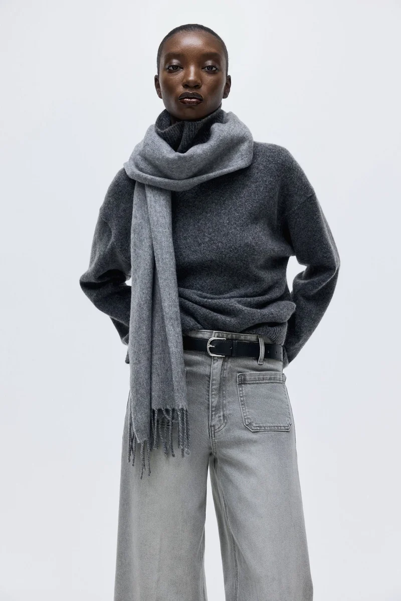 اتش اند ام جينز بخصر عالي وقصّة واسعة