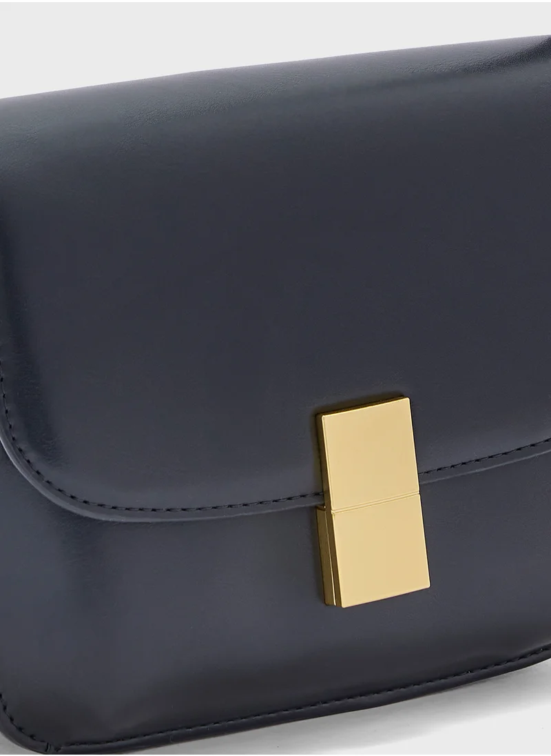 مانجو Crossbody Bag With Metal Closure
