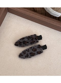 Mark Fairwhale A  PairMinimally Designed Side Fringe Clip 