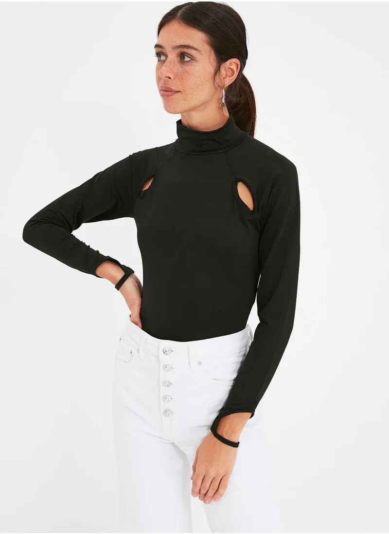 trendyol High Neck Cut Out Detail Top