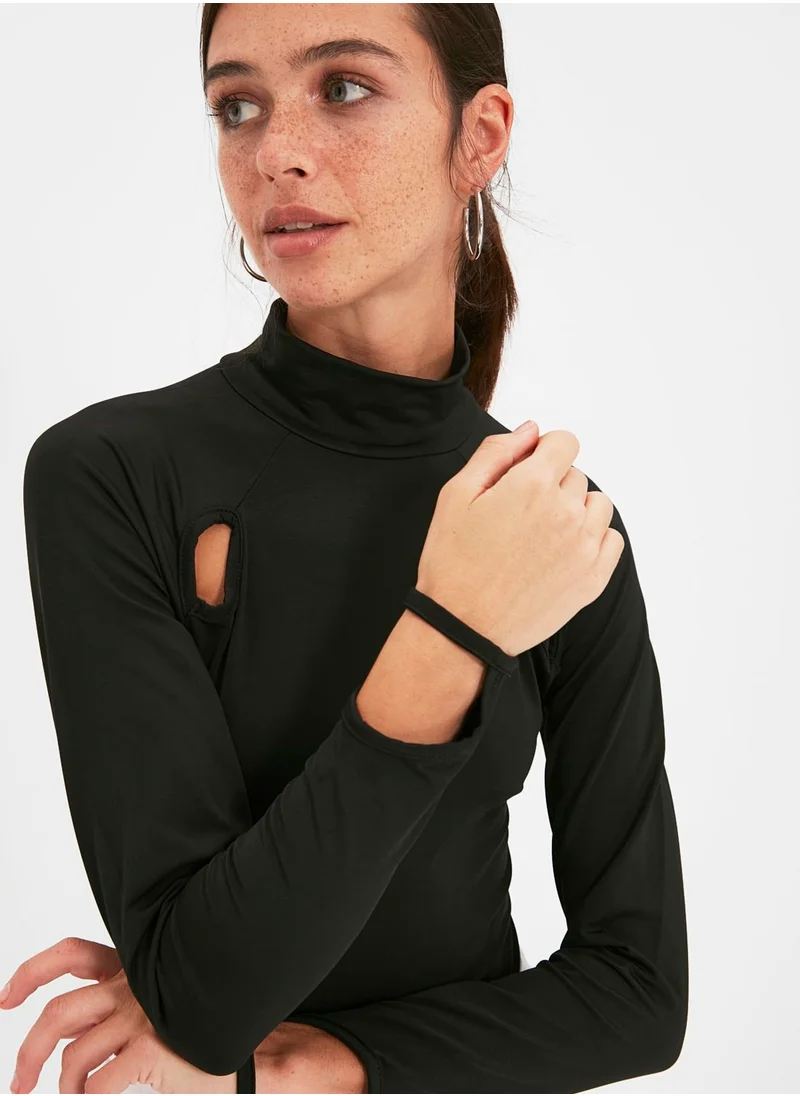 trendyol High Neck Cut Out Detail Top