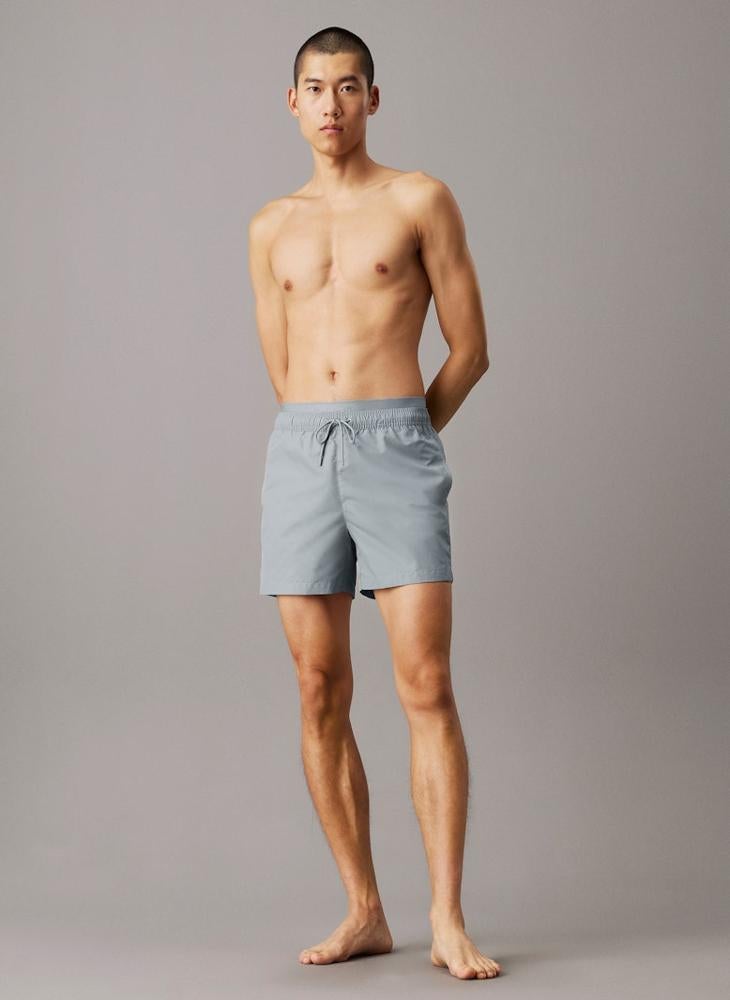 كالفن كلاين شورت سباحة بخصر متوسط - Image 4