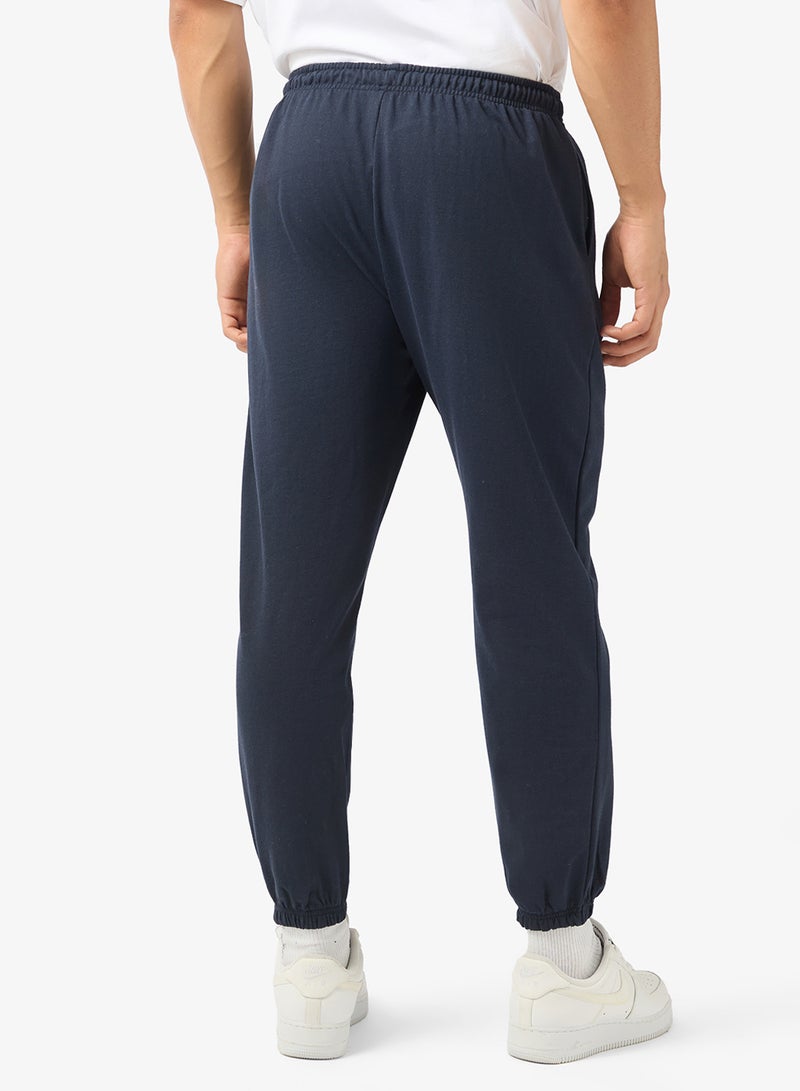 سفنتي فايف بيسيكس بنطلون رياضي مريح بتصميم جرافيك - Image 3