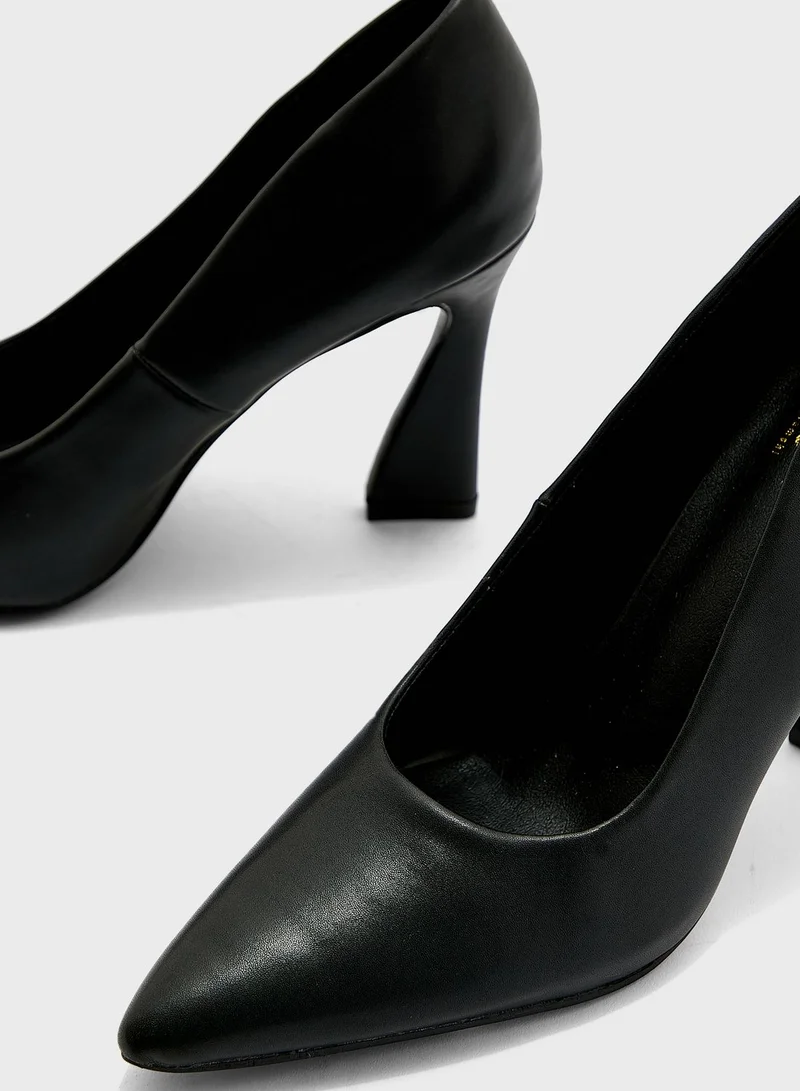 Ginger Curved Heel Pointed Pump Black