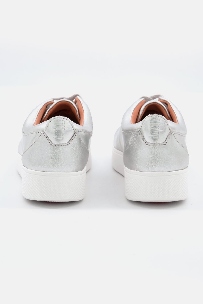 FitFlop أحذية رياضية كاجوال للنساء، فضية، مزودة بأربطة - Image 3