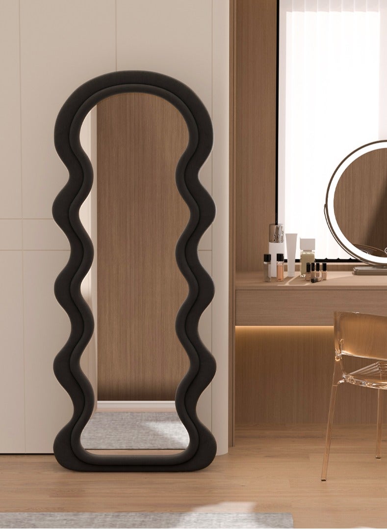 زينو مرآة طويلة الحجم 170×70×2.5 سم، مرآة غير منتظمةمشكلة الموجات، مرآة أرضية مقوسة بموجة، مرآة جدرانية قابلة للإرث أو التعليق أو الانحناء على الجدار للغرفة النومية، مرآة ذات إطار خشبي مُحيط بلون الفلانيل - Image 1