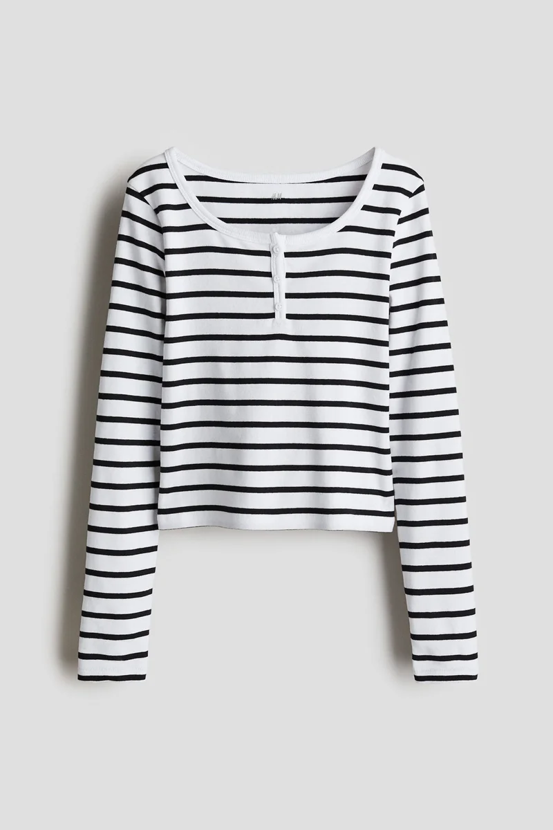 اتش اند ام بلوزة من الجيرسيه بأكمام طويلة