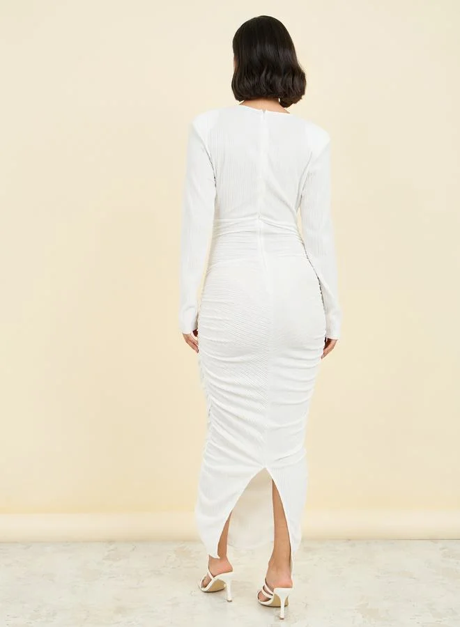 ستايلي Side Ruched Detail Bodycon Maxi Dress with Back Slit