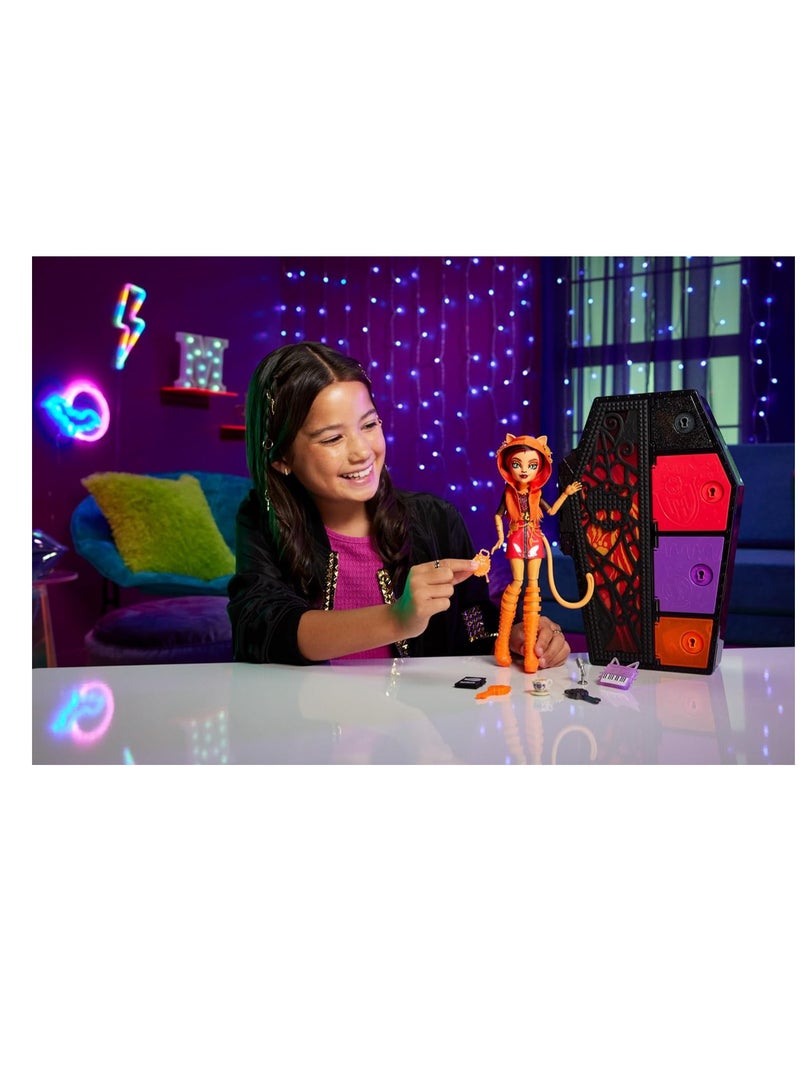 MONSTER HIGH Doll, Toralei Stripe, Skulltimate Secrets: Neon Frights - Image 2