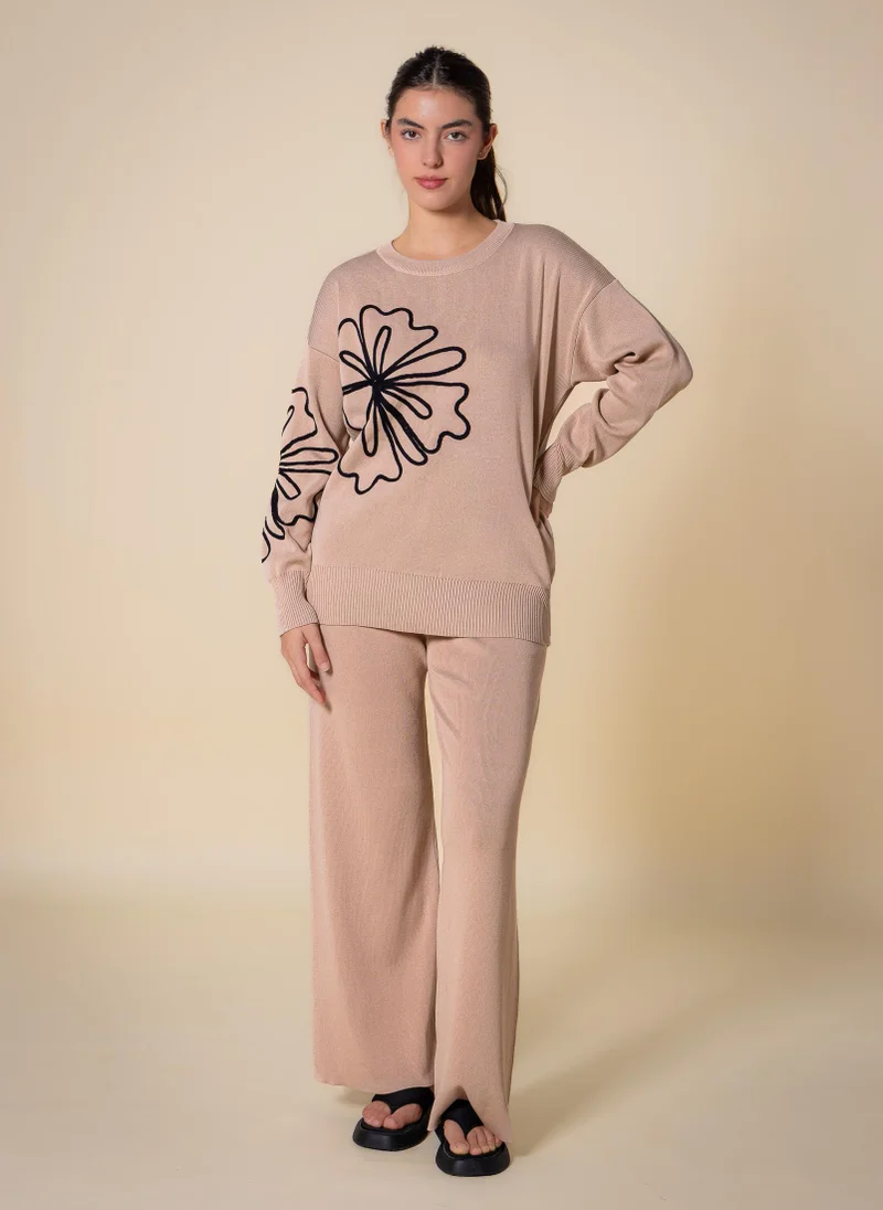 SHAPES EMBROIDERED SWEATER SET
