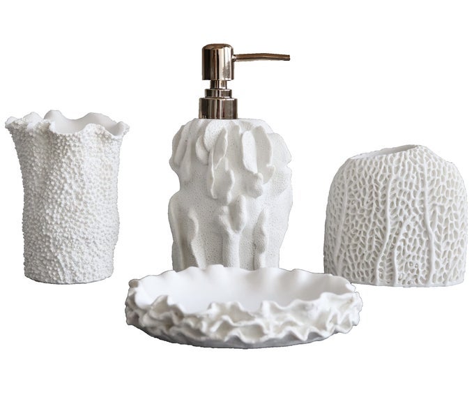 BATHROOM ACCESSORIES SETCORAL SEASHELL DESIGN TOOTHBRUSH HOLDERFARMHOUSE BATHROOM DECOR4 PCS RESIN GIFT SET APARTMENT NECESSITIES CONTAIN TOOTHBRUSH CUPSOAP DISPENSERSOAP DISHTUMBLER
