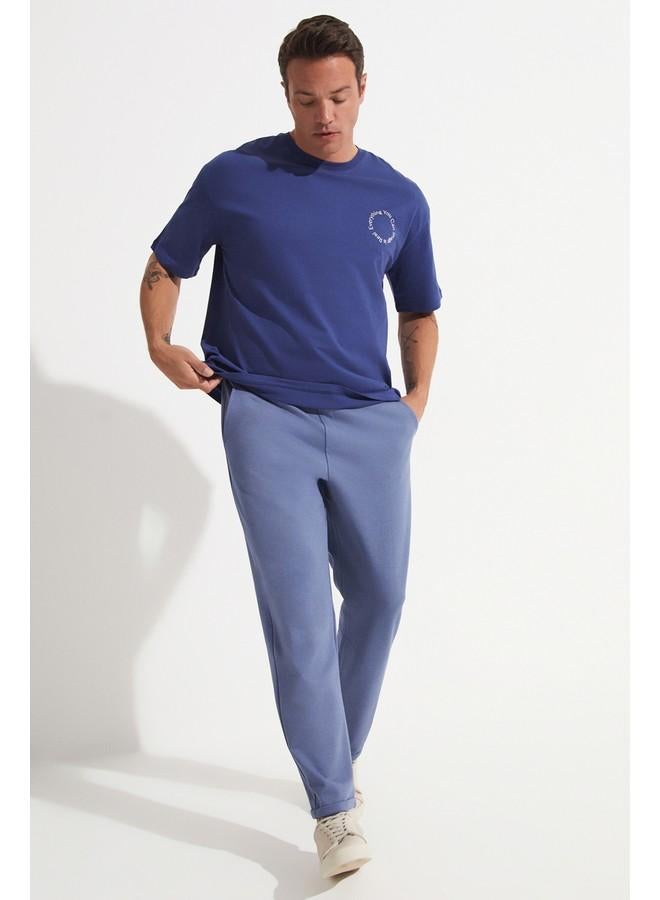 جون تيشيرت رجالي مقاس كبير بطبعة شعار يونيو - نيلي - Image 1