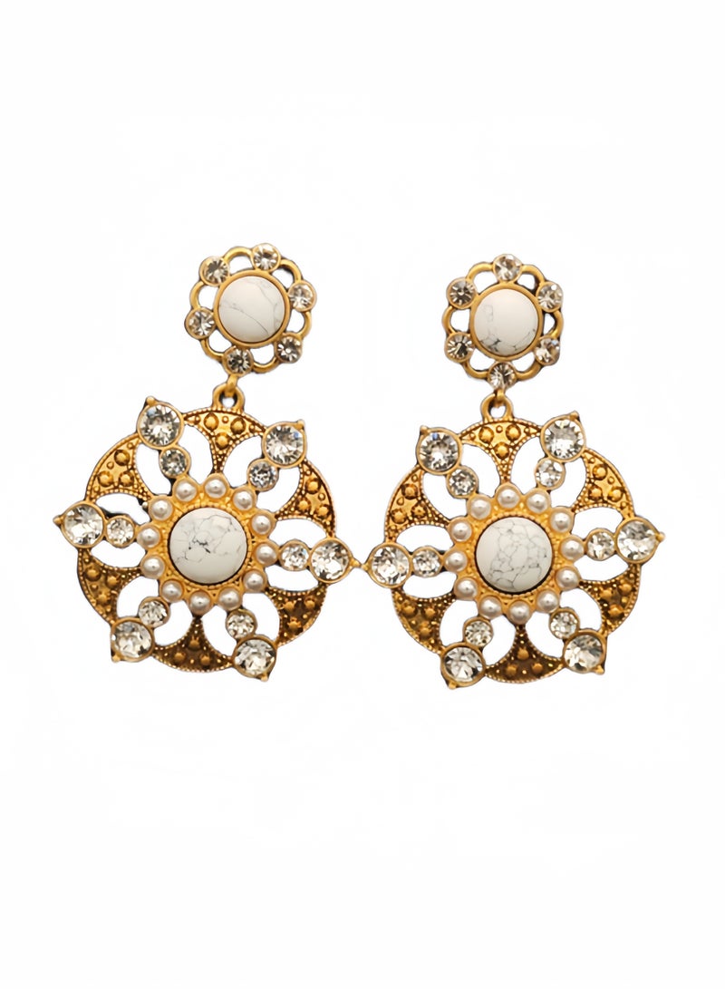 قلادة أذن مطلية بالذهب 18ك بتصميم قصر قديم مع لؤلؤ مصنوع وزركون أبيض بتصميم معلقة متعدد الطبقات - Image 1