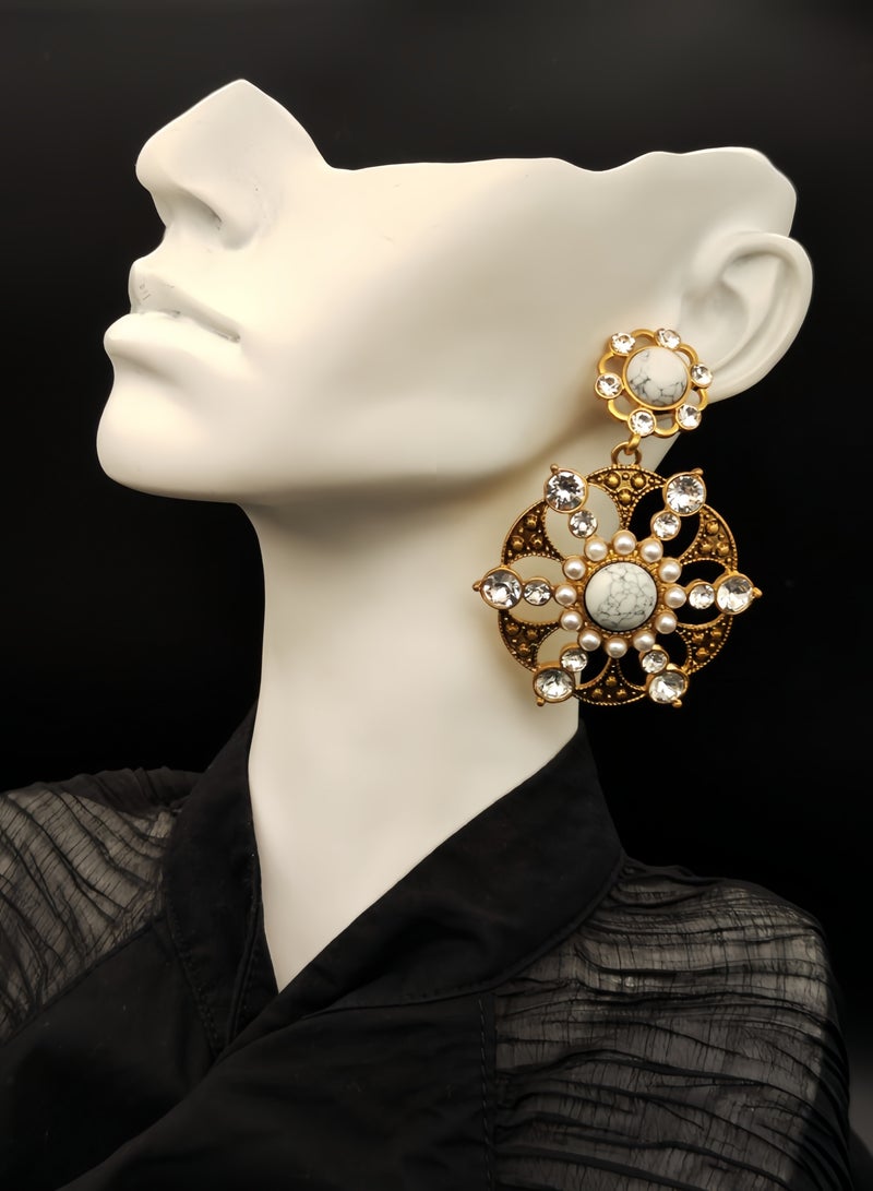 قلادة أذن مطلية بالذهب 18ك بتصميم قصر قديم مع لؤلؤ مصنوع وزركون أبيض بتصميم معلقة متعدد الطبقات - Image 3