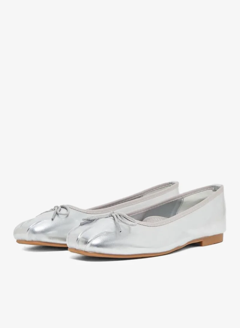 Styli Silver Bow Detail Flat Ballerinas