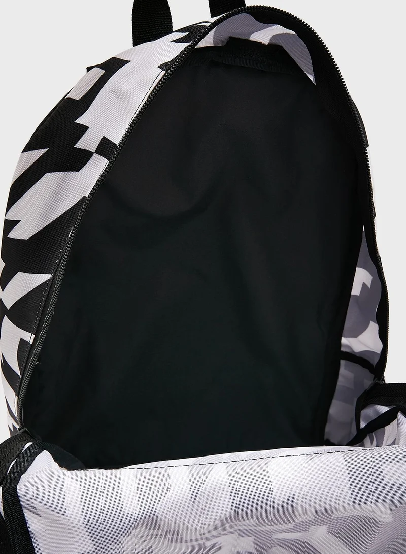 نايكي شنطة ظهر كلاسيكية
