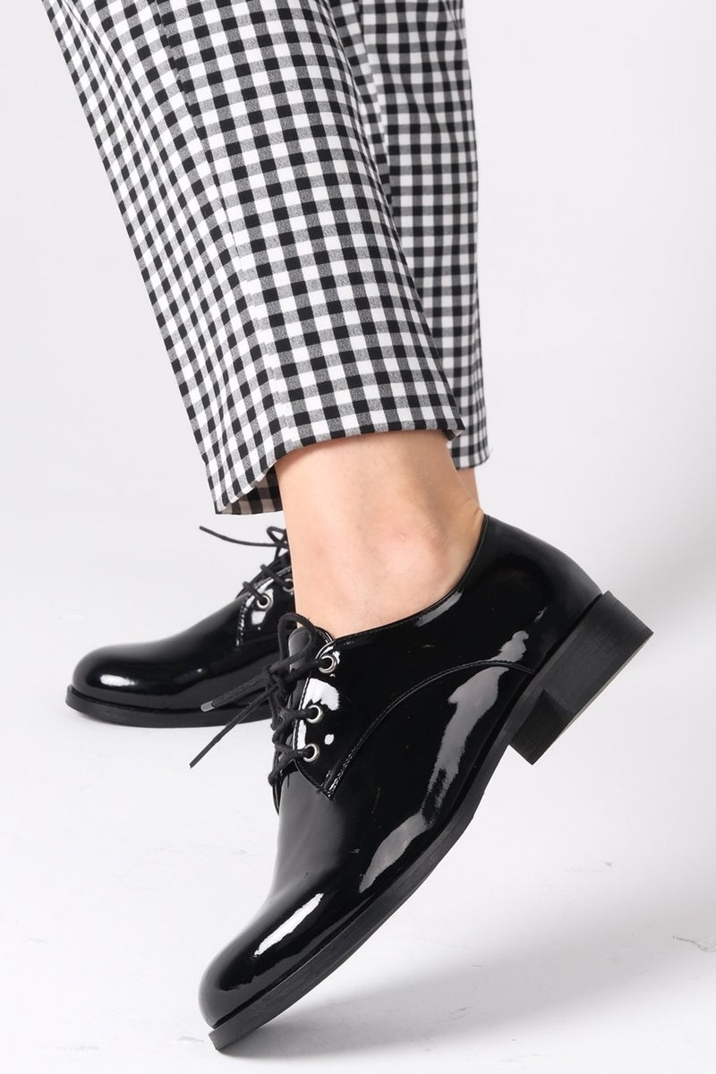 Mio Gusto Berta Black Color Patent Leather Women's Oxford Flat Shoes  - Image 2