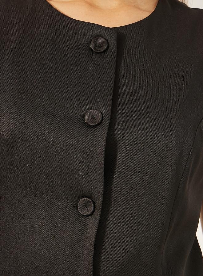 Styli Round Neck Buttoned Placket Longline Top  - Image 4