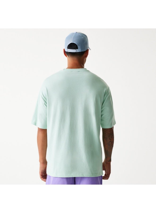 NEW ERA تي شيرت NE CREST GRPHC OS NEWERA PMG - Image 3