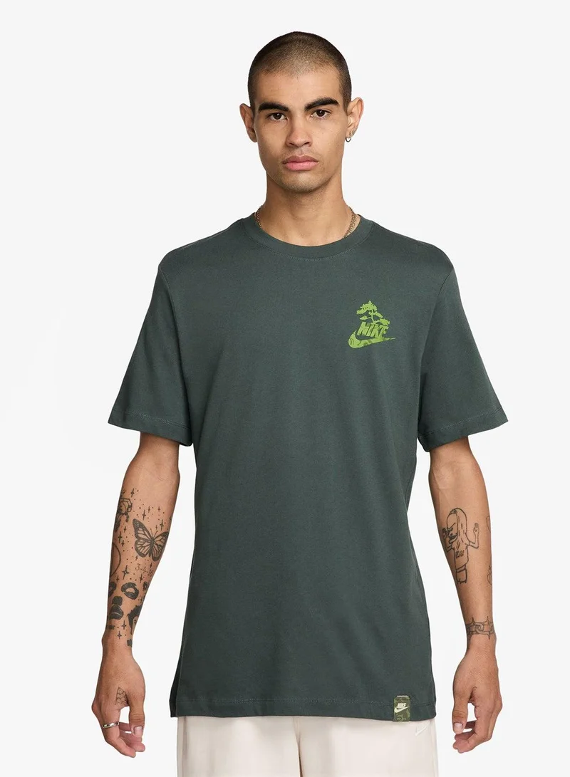 Nike Men's Sportswear Club T-Shirt