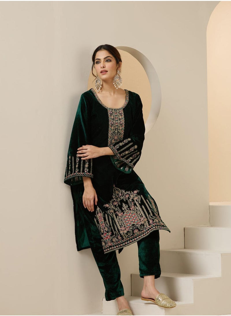 ISHIN Women's Green Velvet Embroidered Tunic Full Length Casual Straight Fit Kurta Set  - Image 1