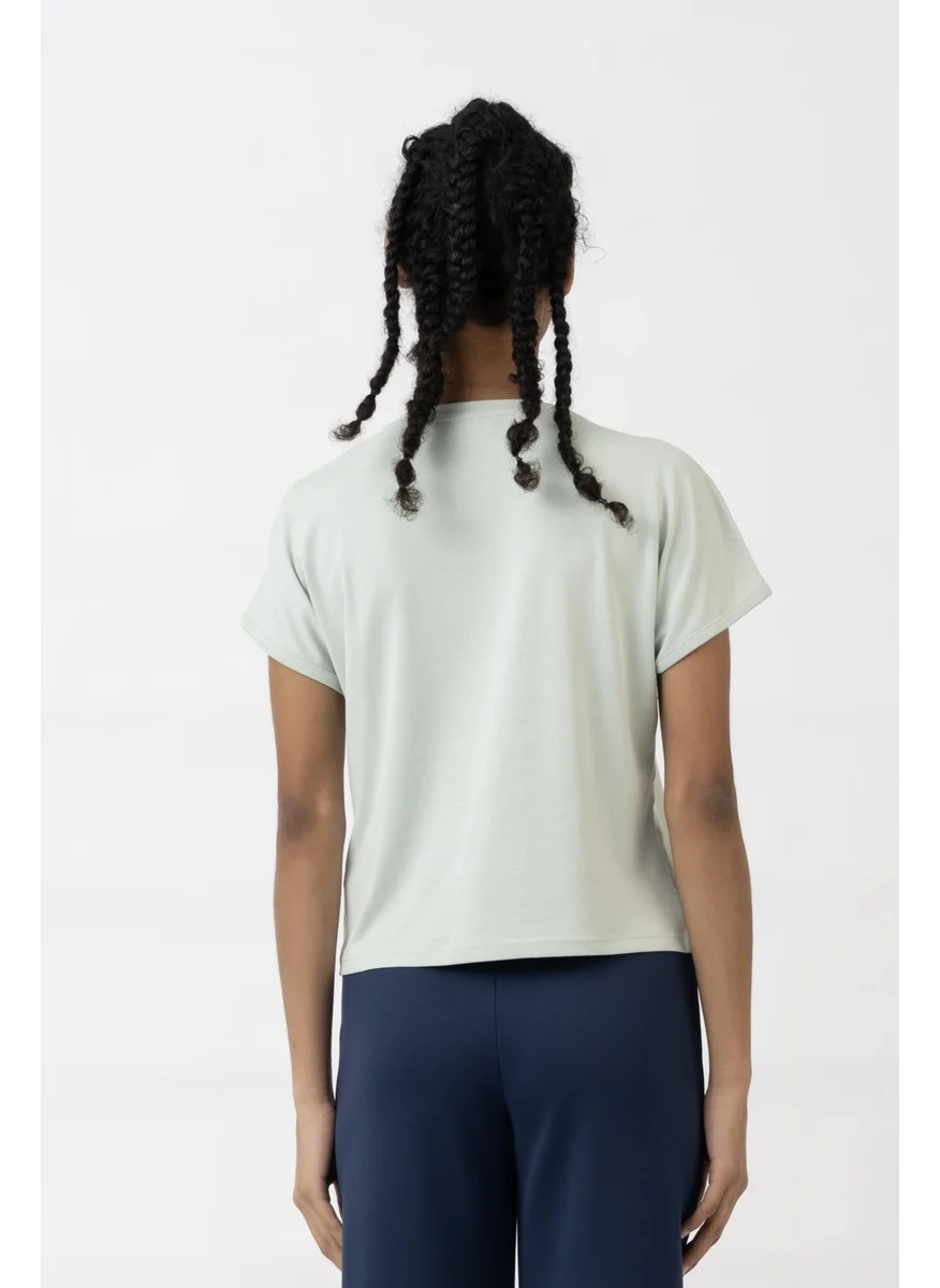 يونايتد كولورز أوف بينتيون Women's Tshirt BNT-W21016