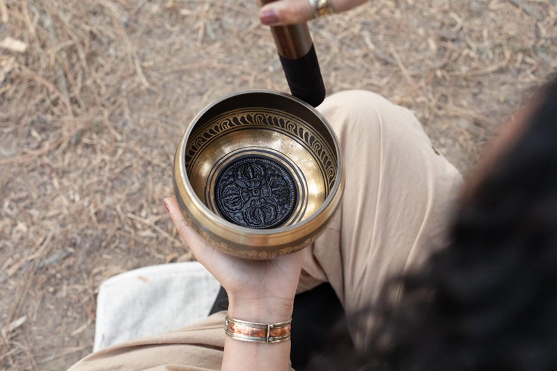 HIMALAYAN BAZAAR Large Tibetan Singing bowl Set - Bronze Style - Easy To Play - 5" Sound Yoga Bowl Mantra Design Mindfulness Meditation Healing Sound Gift By Himalayan Bazaar - Image 3