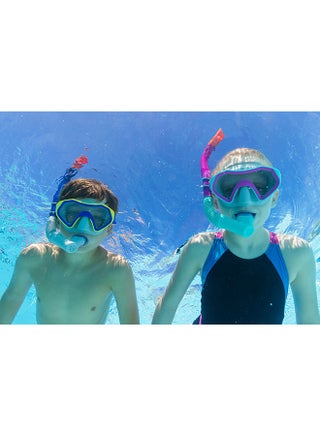 Bestway, Crusader Snorkel Mask Set for Kids Swimming Mask with Snorkel Tube Anti Fog Wide View Lens UV Protection Adjustable Strap Leak Proof Diving Set Assorted Colors 1 Mask 1 Snorkel - view 2