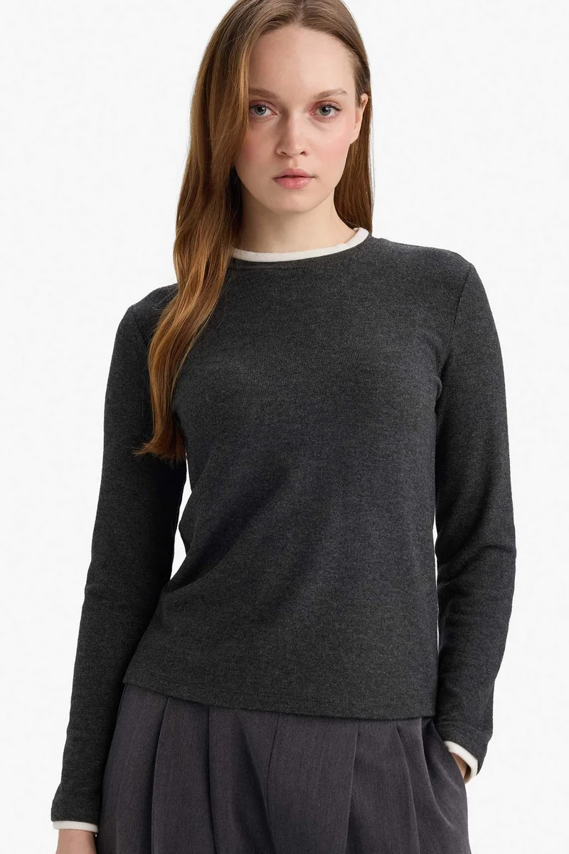 ديفاكتو Regular Fit Long Sleeve T-Shirt