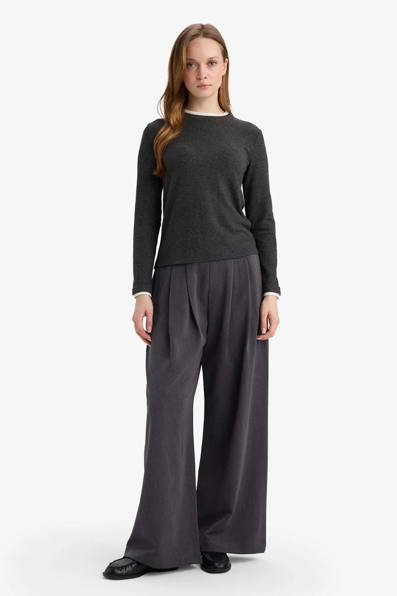 ديفاكتو Regular Fit Long Sleeve T-Shirt