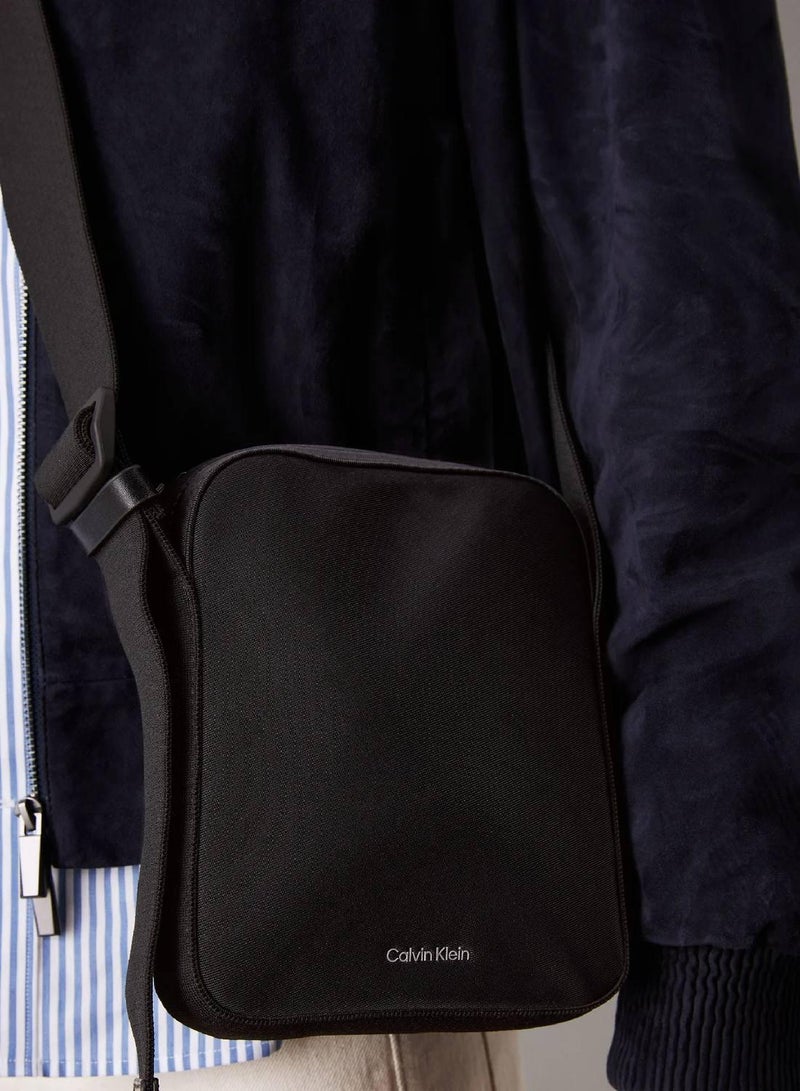 CALVIN KLEIN Reporter Bag - Image 4
