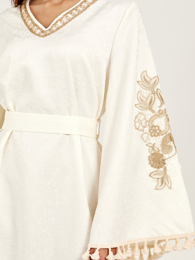 Styli Amirah Embroidered Detail Jacquard Jalabiya with Tassel and Lace Trim  - Image 4