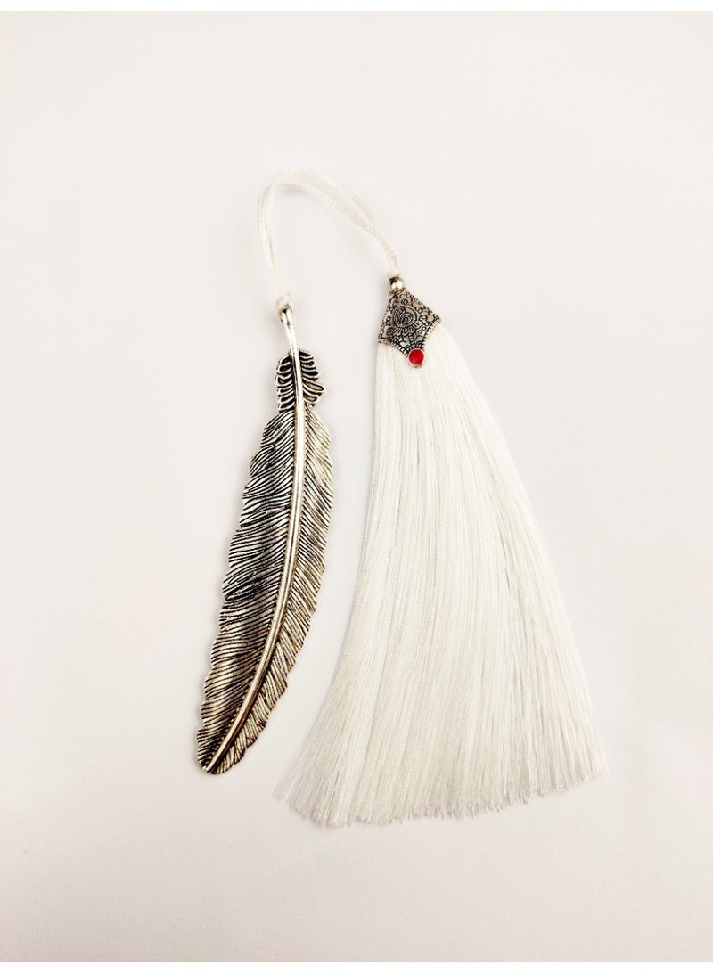 بوك مارك معدني أنيق بلمسة فنية فاخرة، مثالي لعشّاق القراءة والهدايا المميزة. - Image 1